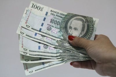 Ajuste del 3,8% sería una bofetada a los asalariados - ADN Paraguayo