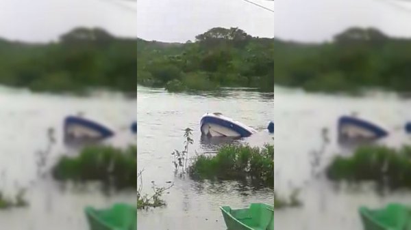 BUSCAN A MUJER QUE CAYÓ AL RIO PARAGUAY CUANDO CRUZABA LA FRONTERA EN UNA LANCHA