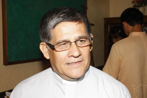 "De una piedrita una montaña": Sacerdote acusado de acoso a juicio oral » Ñanduti