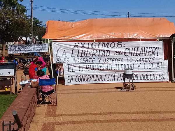 Inician medida de fuerza frente a Palacio de Justicia | Radio Regional 660 AM