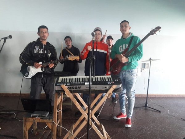 Presos de Tacumbú encuentran alivio en la música