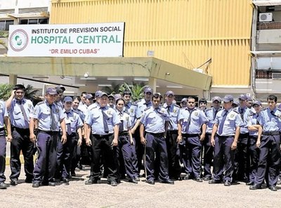 Policía y funcionarios custodiarán hospitales - Nacionales - ABC Color