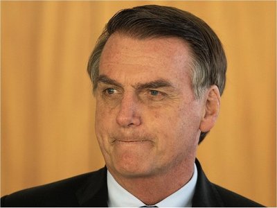 Bolsonaro declara apoyo a Neymar tras denuncia por violación