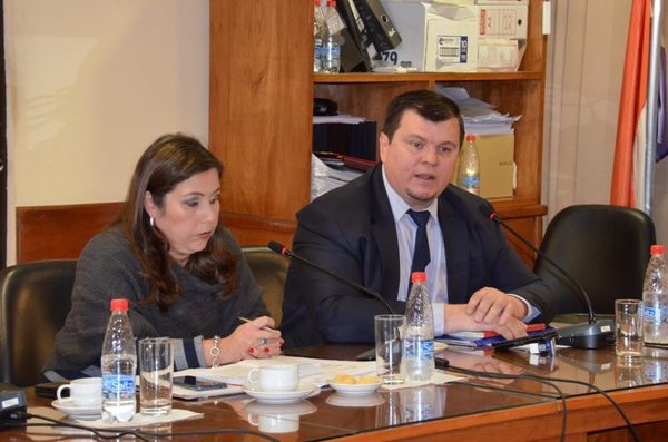 Piden sesión extra para destituir a Amarilla