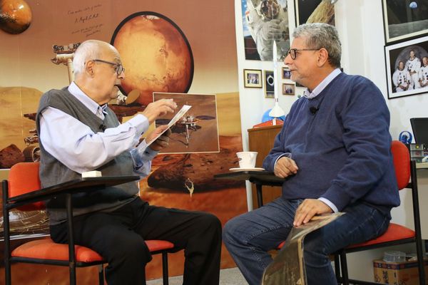 Trabajo de Blas Servín en destaque, en “Expresso”