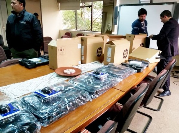 EE.UU. dona equipos para la fiscalización laboral - Edicion Impresa - ABC Color