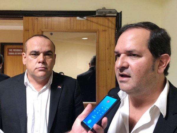 Negocian mesa directiva y dejan sin cuórum sesión de Diputados