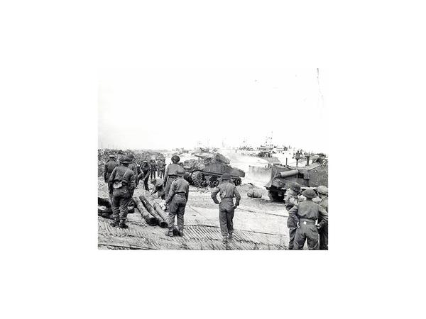 Emoción y homenajes a los héroes en el 75 aniversario del Día D