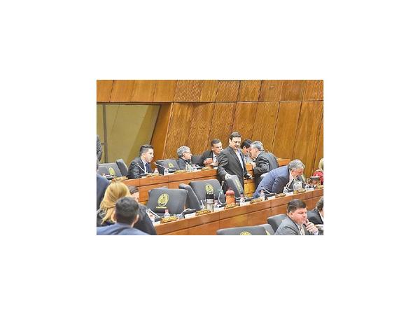 Aprobaron pago a familiares de policías caídos en combate