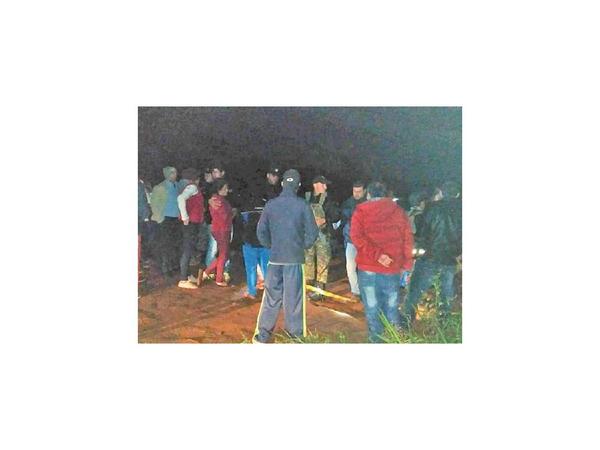 Matan a 2 hombres y otro sobrevivió con una mano amputada