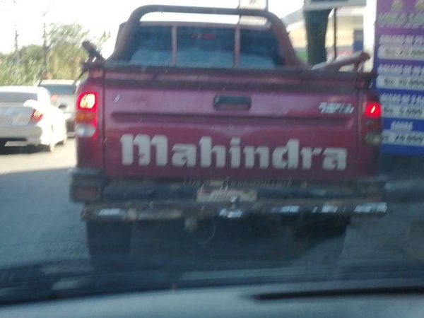 Camioneta con chapa tapada - Cronicas Ciudadanas - ABC Color