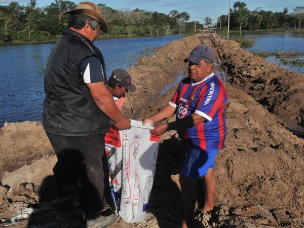 Pobladores de San Juan del Ñeembucú exigen caminos de todo tiempo