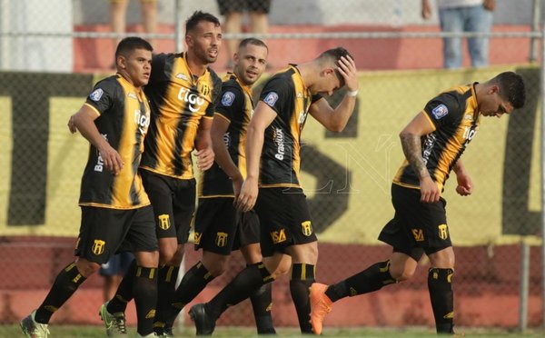 Gustavo vuelve a Guaraní - Versus