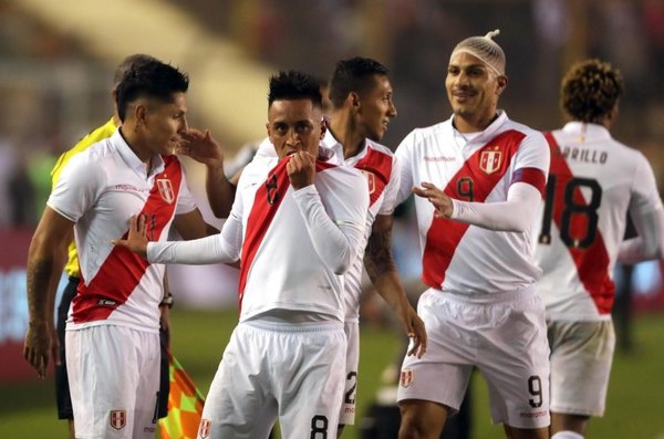 Perú festeja ante Costa Rica - Deportes - ABC Color