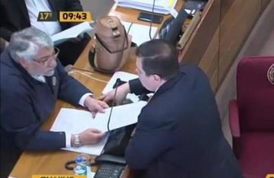 Senador Amarilla llega al Congreso - C9N