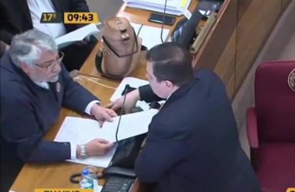 Senador Amarilla llega al Congreso - C9N