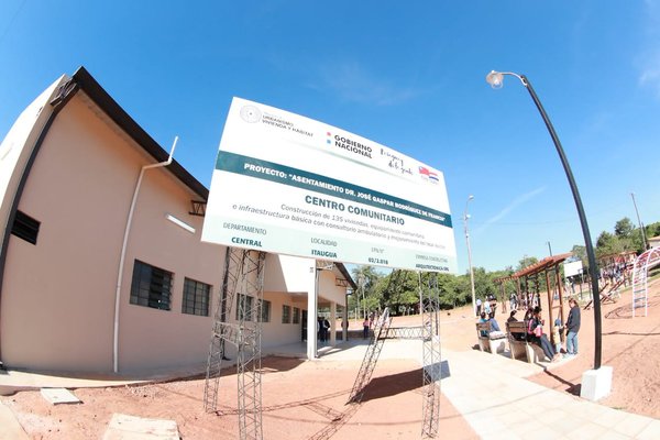 Gobierno invierte más de Gs 10.300 millones en unas 135 casas sociales - .::RADIO NACIONAL::.