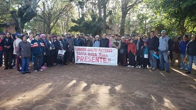 Adultos mayores se manifiestan en Santa Rosa - Digital Misiones
