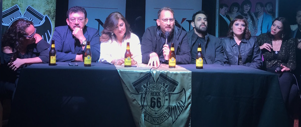 Tu madre o yo sube a las tablas con desopilantes escenas » Ñanduti