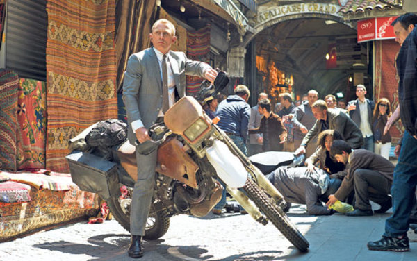 Reportan accidente en set de “Bond 25” - ADN Paraguayo
