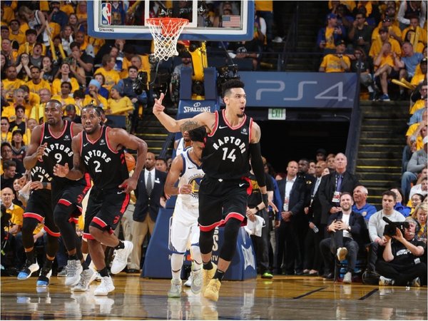 Raptors aprovecha bajas de Warriors y toma ventaja