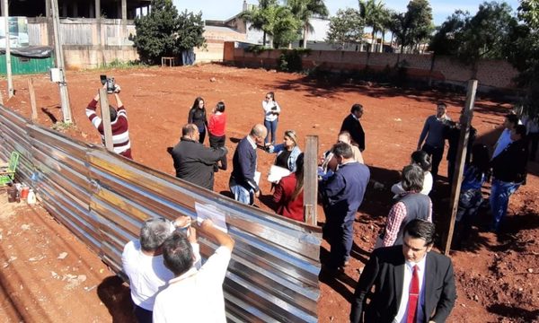 Clausuran construcciones por carecer de permisos
