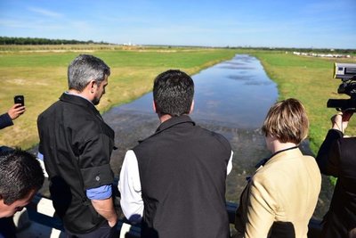 MOPC inaugura parte de las obras en el arroyo Itay que beneficiará a miles de familias | .::Agencia IP::.