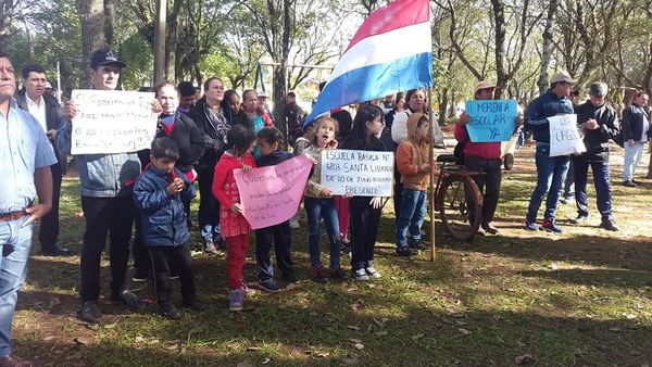 Niños reclaman merienda escolar en Caazapá - Nacionales - ABC Color