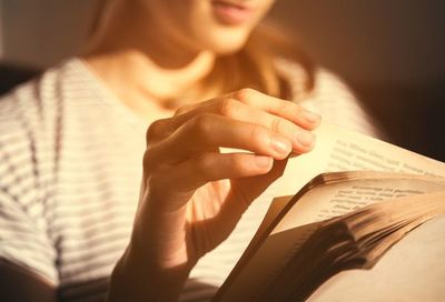 Realizan conversatorio sobre la Ley del libro