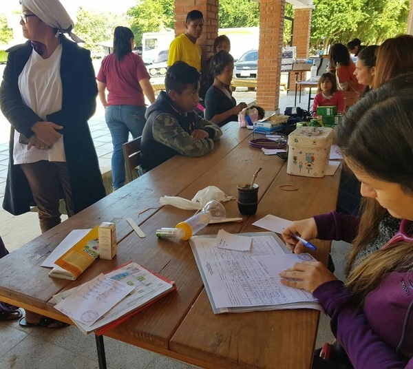Equipos de Salud asisten a más de 80 indígenas de Luque - ADN Paraguayo