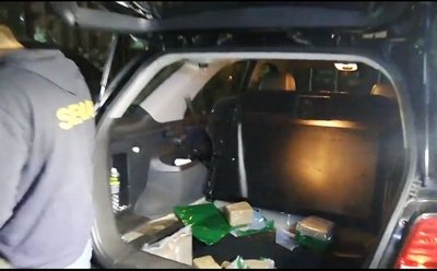 Senad decomisa panes de hachís en puerto privado - Nacionales - ABC Color