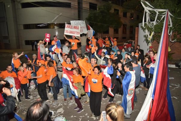 Celebraron destitución de Amarilla - Nacionales - ABC Color