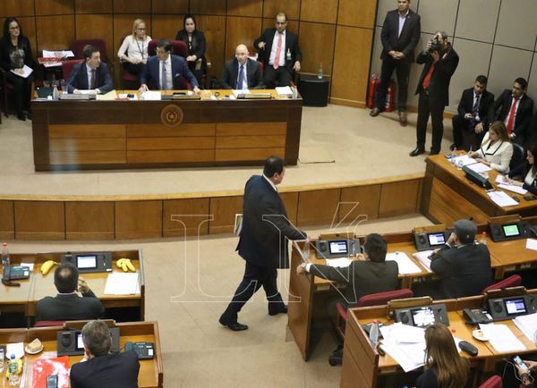 Dionisio Amarilla fue despojado de investidura por tráfico de influencias
