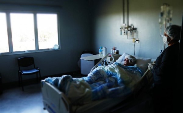 Alta médica a 11ª trasplantada de médula ósea en Clínicas - Nacionales - ABC Color