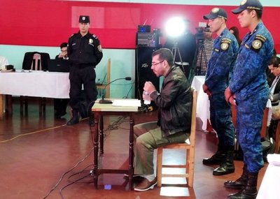 Oviedo se lanza contra fiscal - Edicion Impresa - ABC Color