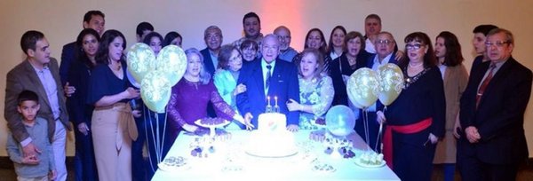 ABC EN SOCIEDAD - Edicion Impresa - ABC Color