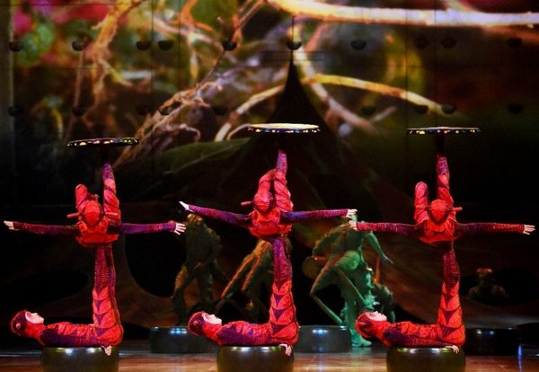 El Cirque du Soleil se despide mañana - Edicion Impresa - ABC Color