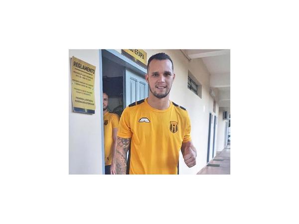 El Aborigen suma a Rodrigo Alborno