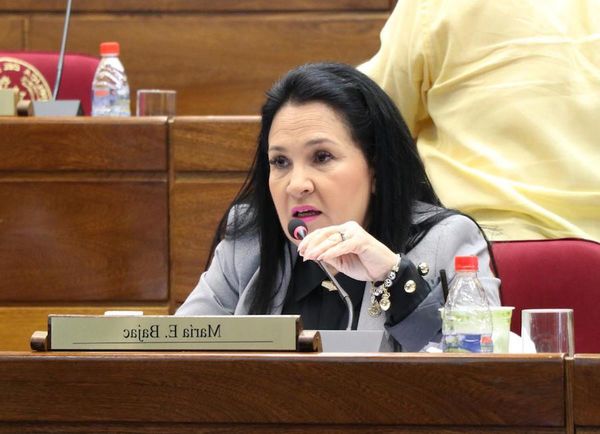 Senadora Bajac intentó salvar a Amarilla
