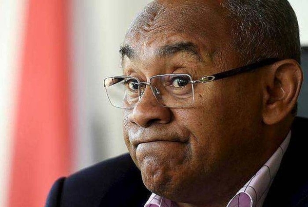 HOY / La FIFA toma nota de los cargos contra el presidente de la Confederación Africana