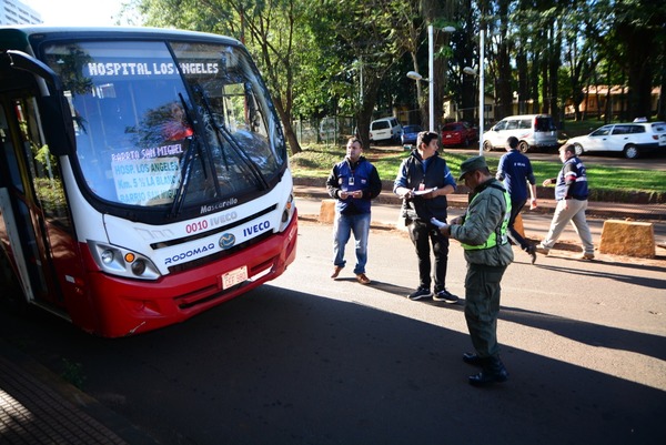 Multan a dueños de colectivos y seguirán con los controles