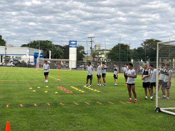 Libertad le cerró las puertas a Lucena, Benítez y Recalde