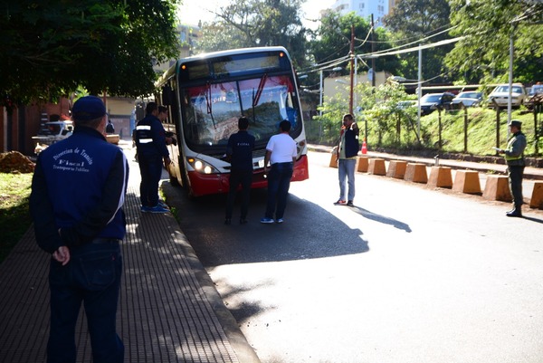 Municipalidad multa a empresas con buses en pésimas condiciones - ADN Paraguayo