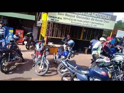 TRABAJADORES DEL PASO Y MOTOTAXISTAS CIERRAN ACCESO AL PUENTE INTERNACIONAL