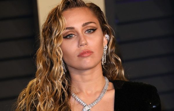 Miley Cyrus indignada tras agresión en Barcelona - ADN Paraguayo