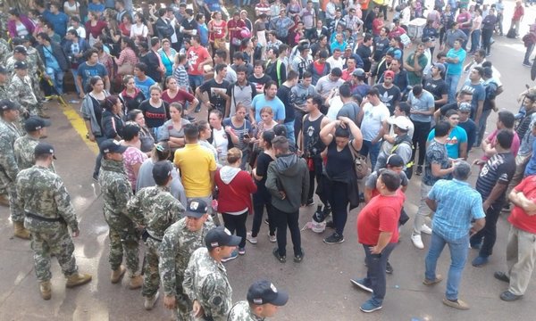 Escaramuzas en el puente de Encarnación-Posadas - Nacionales - ABC Color