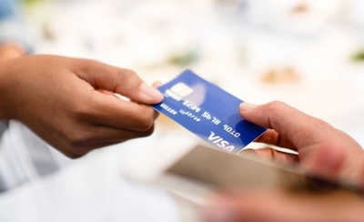 HOY / Si gastronómicos no reciben  tarjetas como pago, multas de  162 mil a 4,8 millones, alertan