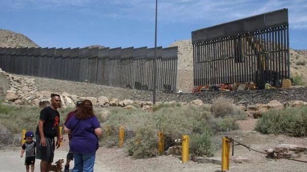 Piden frenar muro fronterizo privado en EEUU que bloquea monumento histórico - Internacionales - ABC Color