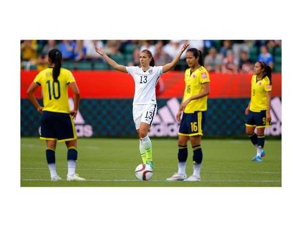 Alex Morgan guía a EEUU; Inglaterra gana a Noruega