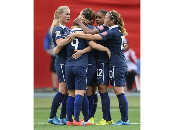 Brasil y Francia vencen; España y México empatan